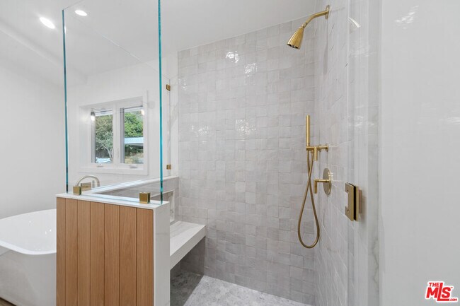 Building Photo - 6174 Paseo Cyn Dr