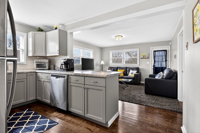 Building Photo - Fully Furnished Historic Home