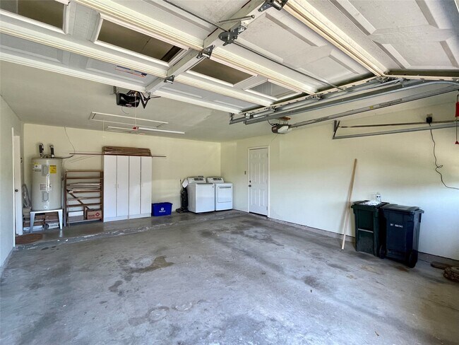 Building Photo - 2551 Coopers Post Ln