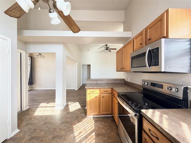 Building Photo - 3101 Hillcrest Dr