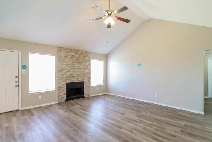 Building Photo - 404 Ridge Dr