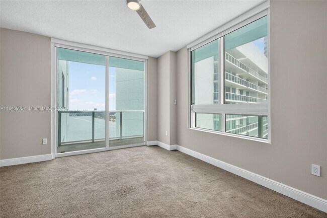 Building Photo - 1900 N Bayshore Dr