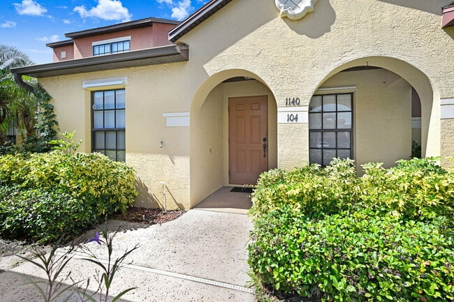 Front View - 1140 Luminary Cir