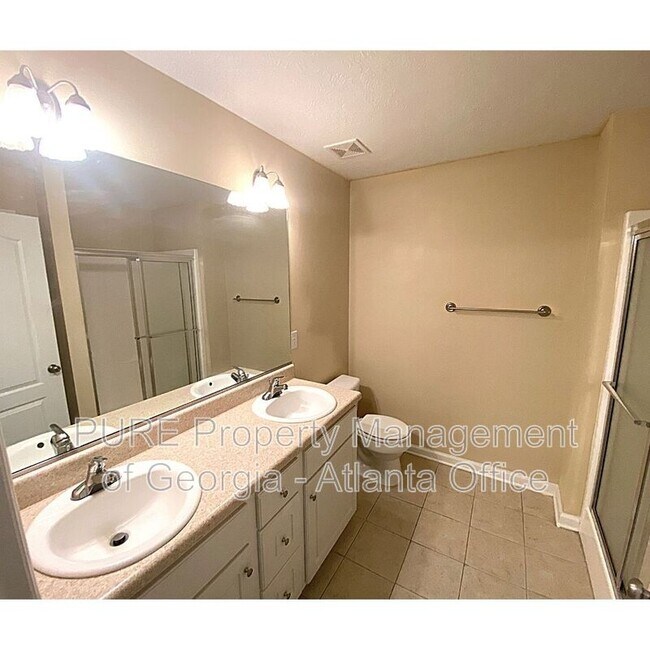 Building Photo - 2148 Sylvan Lake Dr