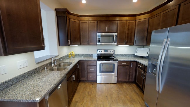 Building Photo - 1303 Sleepy Hollow Rd