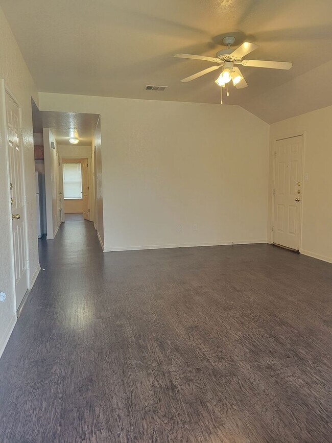 Building Photo - 1534 Shoshoni Trail