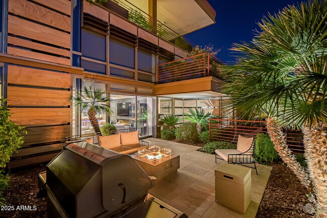 Building Photo - 7167 E Rancho Vista Dr