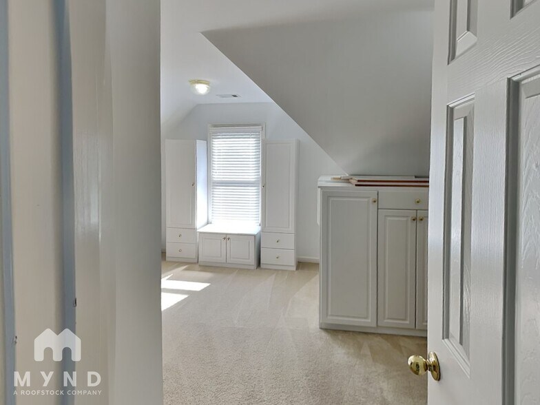 Building Photo - 12515 Magnolia Cir