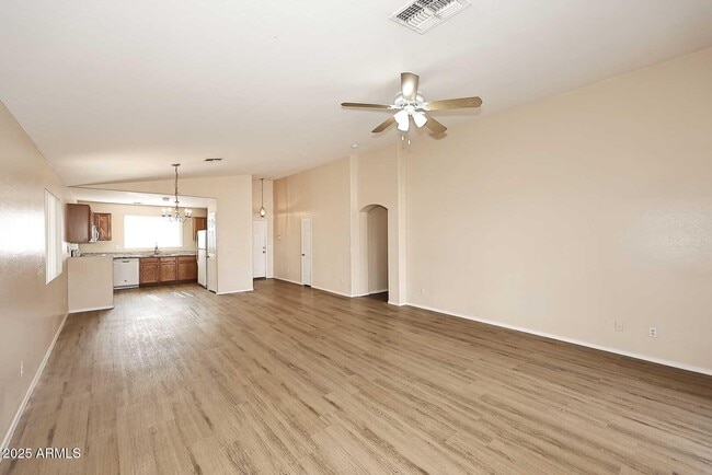 Building Photo - 10532 W Pomo St