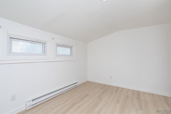 Building Photo - 109 6th Ave