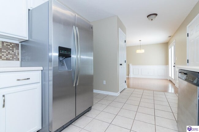 Building Photo - 212 Applewood Ln