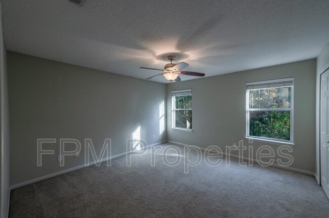 Building Photo - 807 Scrub Jay Dr
