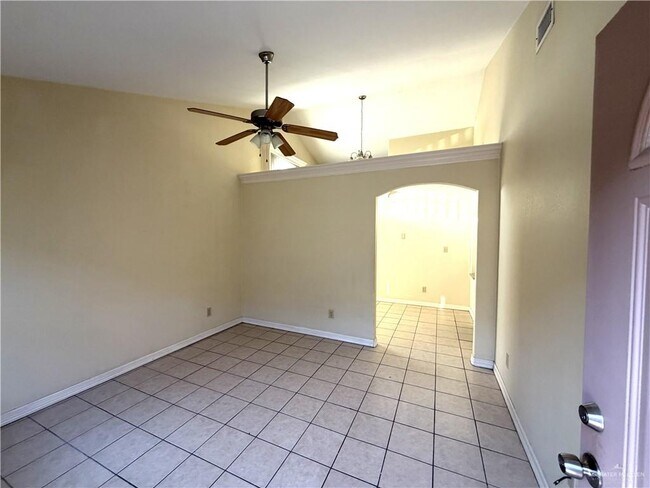Building Photo - 14 Aruba Dr