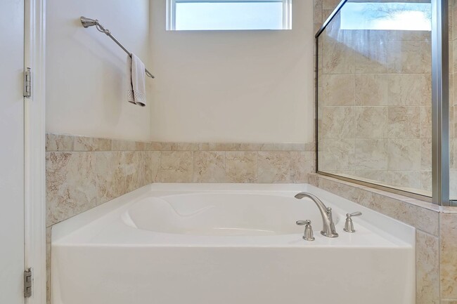 Building Photo - Sparkling clean 4 bedroom home in Spring H...