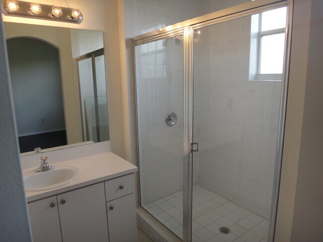 Building Photo - 4929 N Harbor Isles Dr