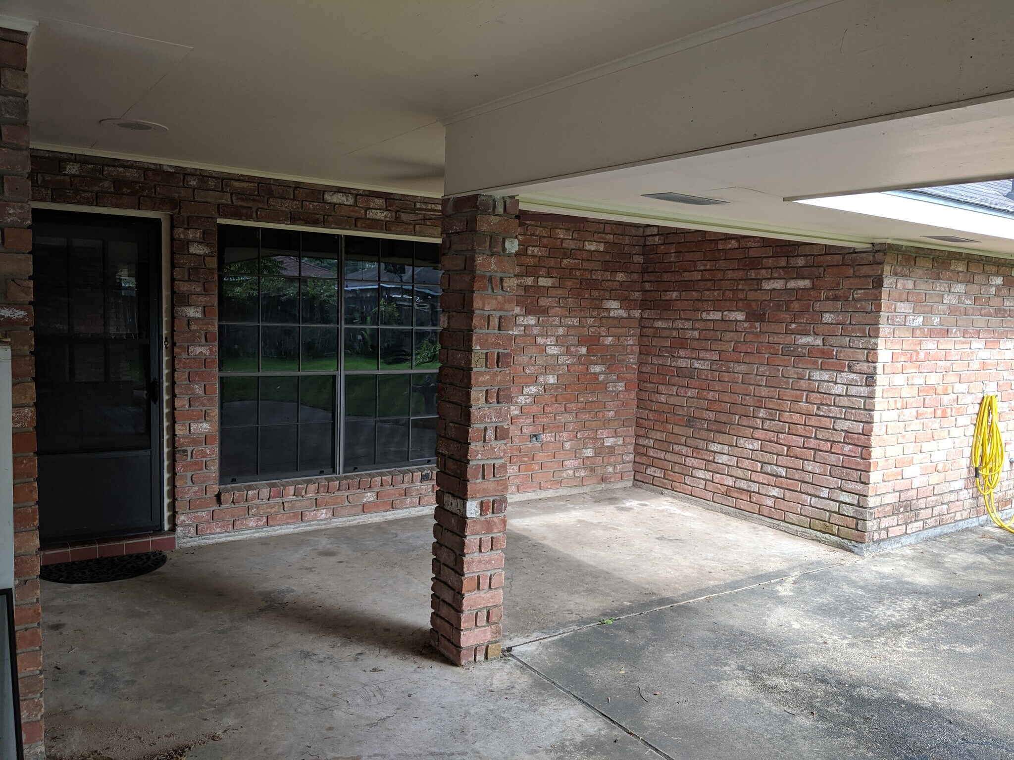 Building Photo - 2610 Bernwood Dr