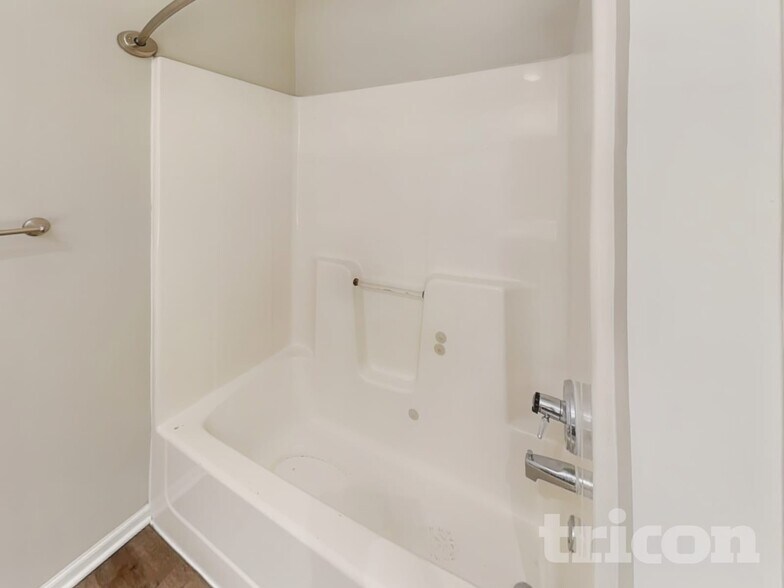 Building Photo - 5590 148th Ln NW