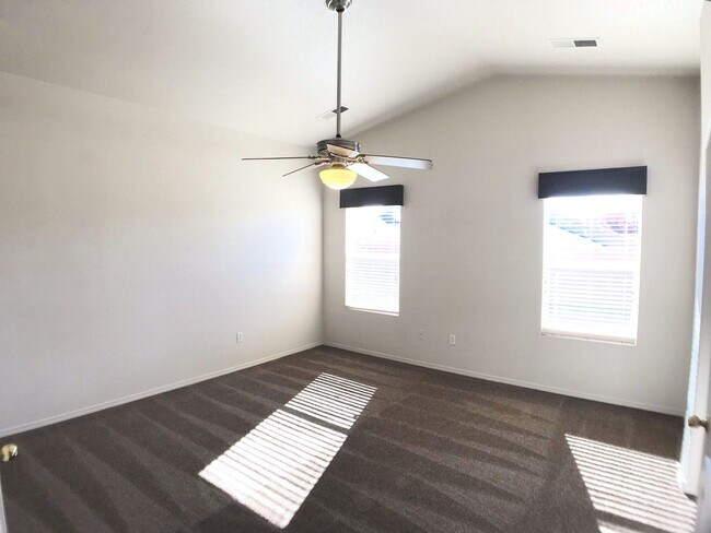 Building Photo - Ventana Ranch Gem! 3 Bedroom 2 Bath. Gate Community! Single Story with Large Backyard.