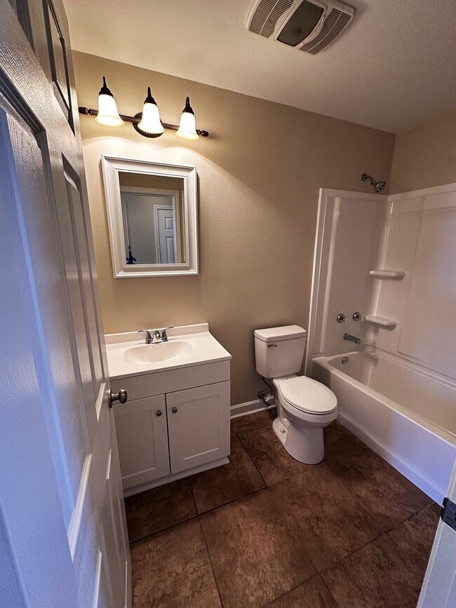 Building Photo - 505 Gaston Cir