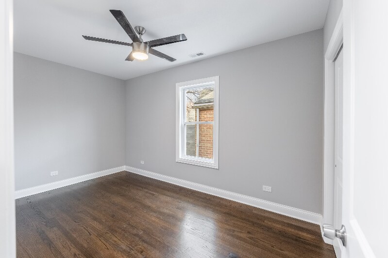 Building Photo - 7118 S Talman Ave