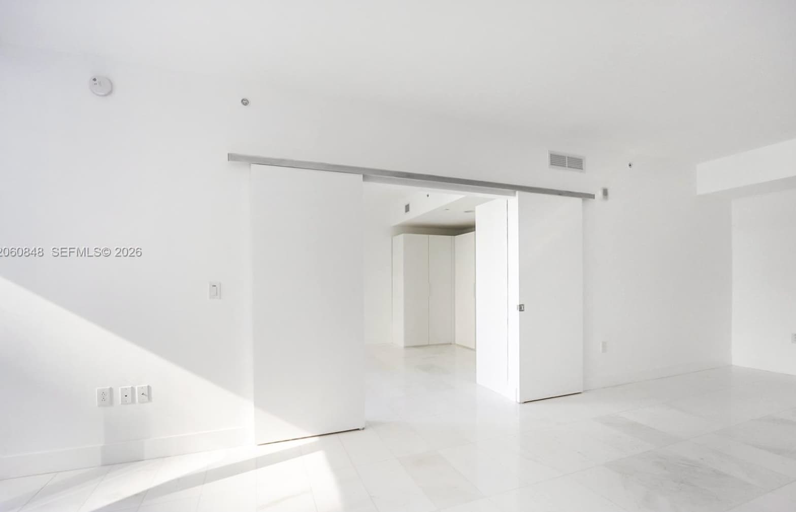 Building Photo - 1010 Brickell Ave