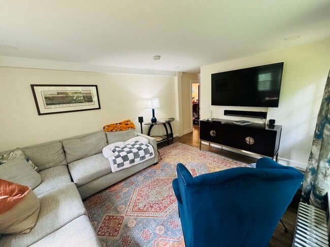 Building Photo - 36 Evergreen Ave