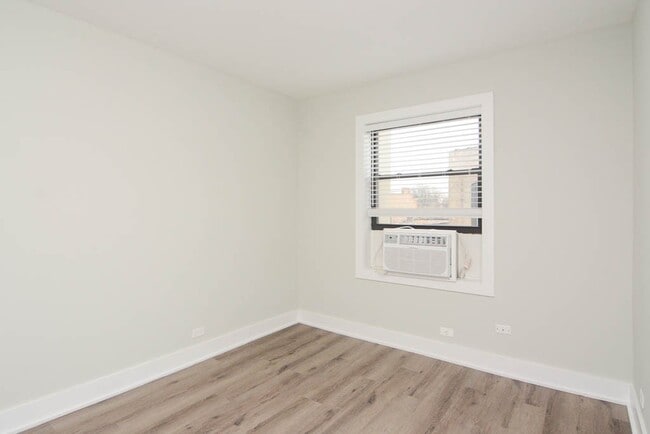 Building Photo - 725 St Johns Ave