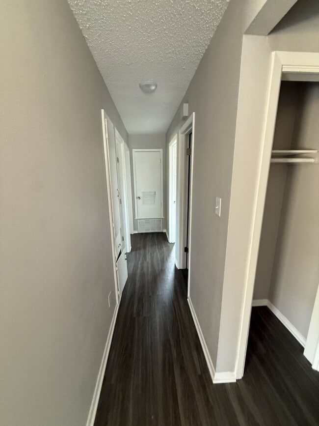 Building Photo - 6800 Bryonwood Dr