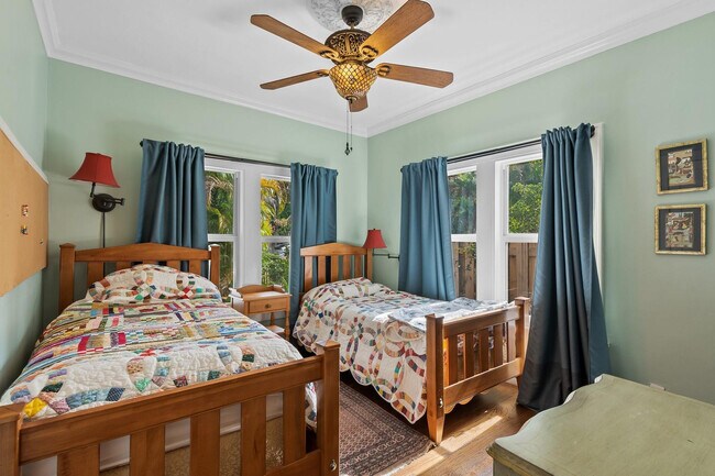 Building Photo - 621 SW 14th Terrace