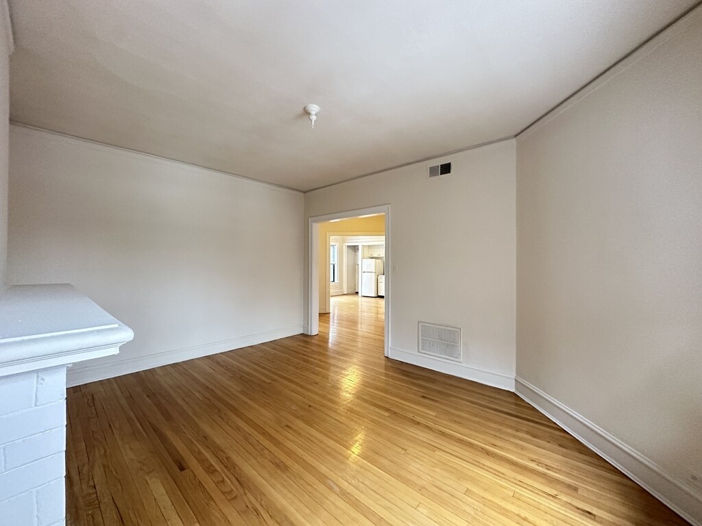 Building Photo - 1312 Oak Ave