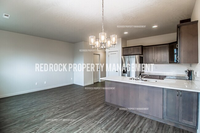 Building Photo - 203 Woodlawn Ln