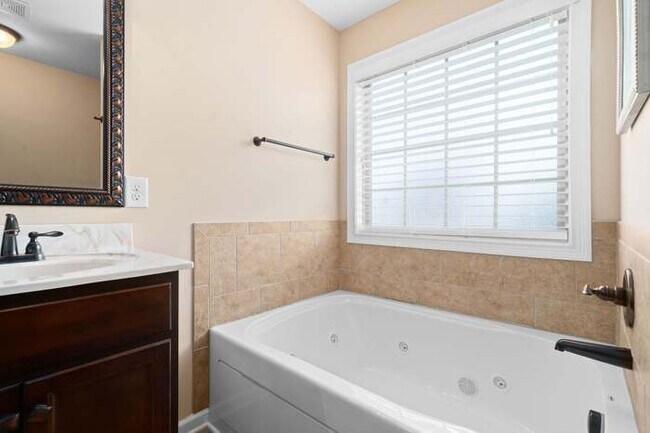 Building Photo - 3717 Tradewinds Terrace
