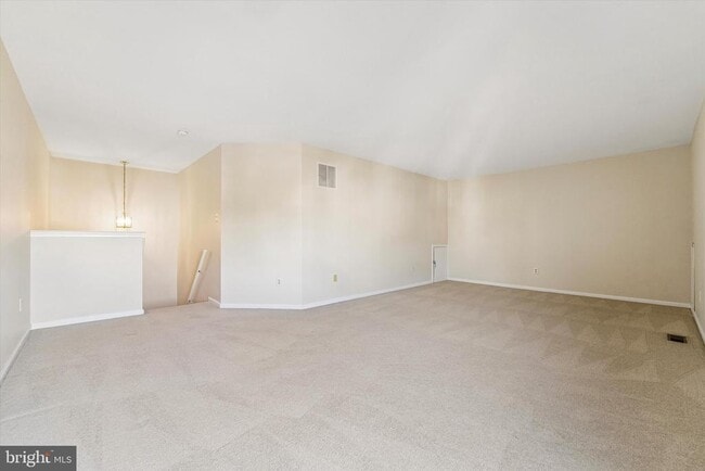 Building Photo - 5202 Drawbridge Ct