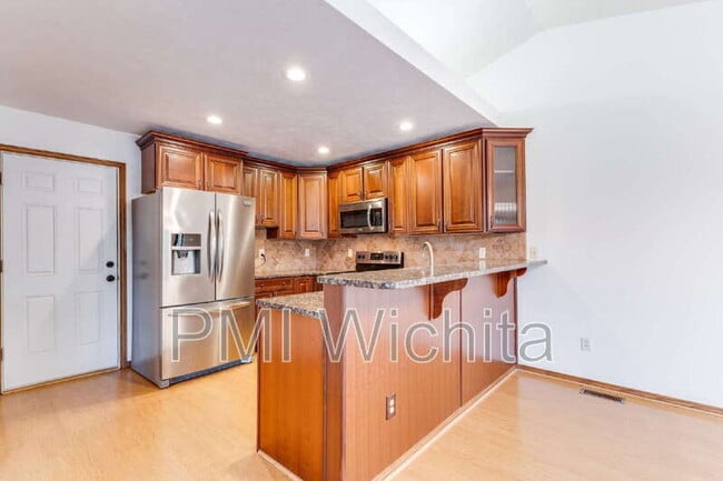 Building Photo - 6514 W Briarwood Ave