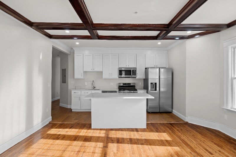 Building Photo - 12 Woodford St