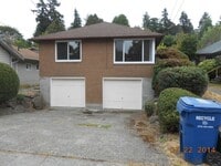 Building Photo - Charming 2 Bedroom 1 bath Brick Duplex in Rainier Ave S.