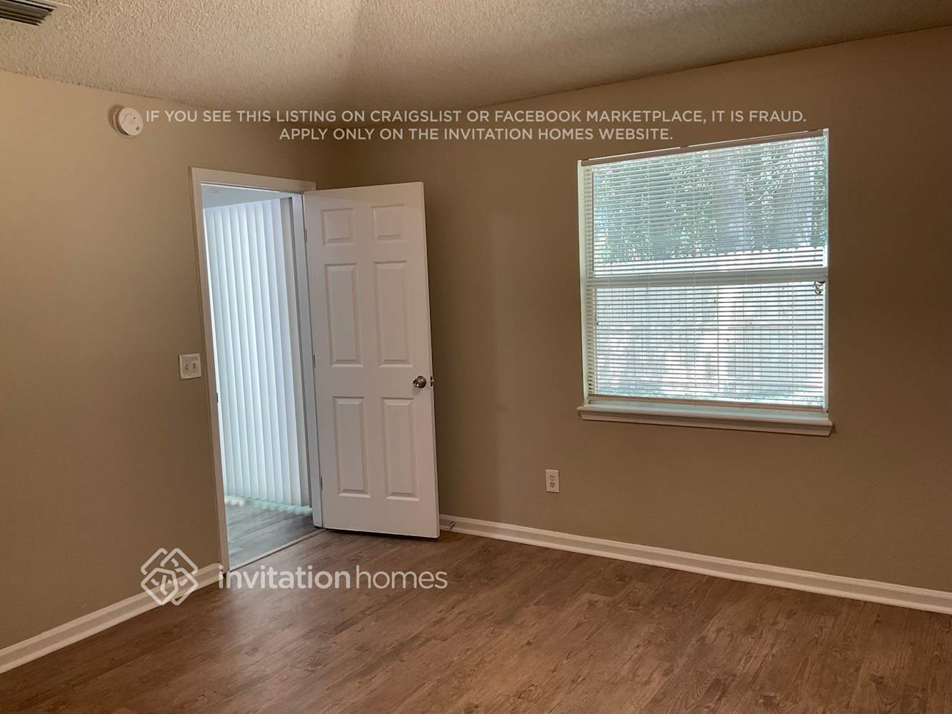 Building Photo - 2999 Mikris Dr E