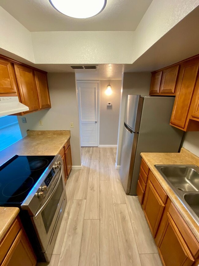 Building Photo - Spacious Two Bedroom Two Bath Condo in Tempe