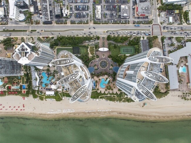 Building Photo - 18201 Collins Ave