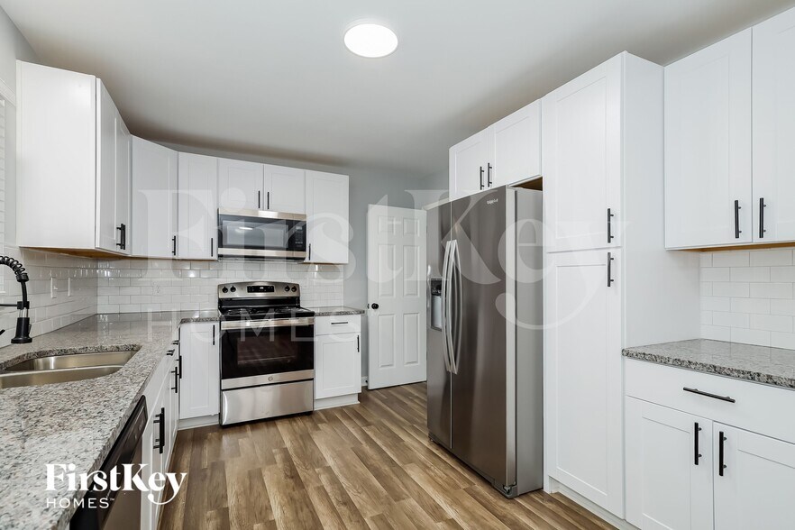 Building Photo - 2816 Scarlet Cir