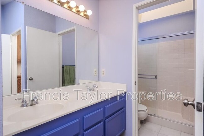 Building Photo - 2327 Fair Oak Ct