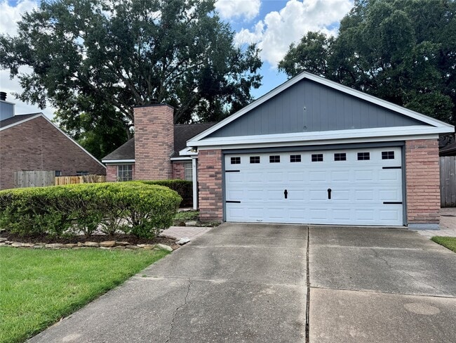 Building Photo - 11223 Willow Field Dr