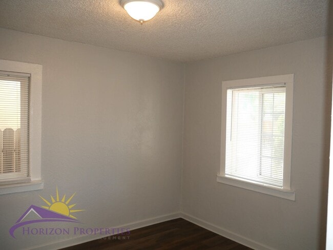 Building Photo - Cozy 2 Bed 1 Bath 728qft single family home in Oak Park