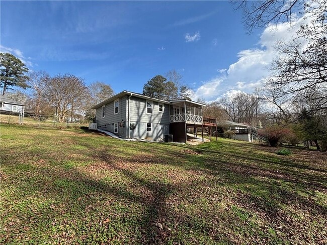 Building Photo - 3854 Davis St