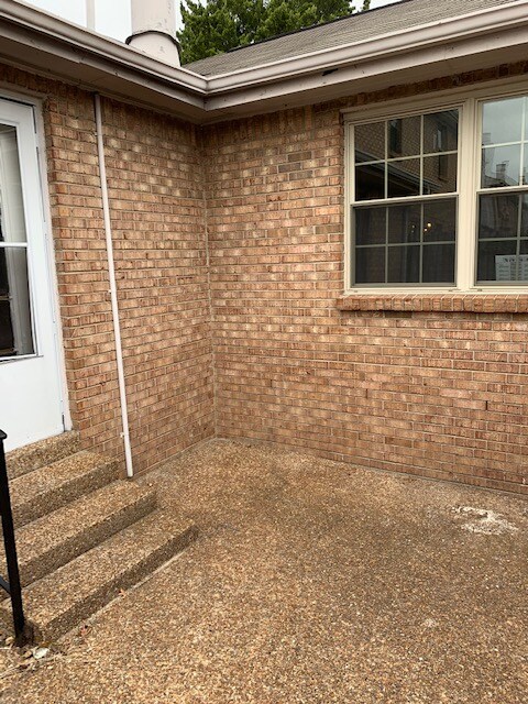 Building Photo - 4001 Anderson Rd