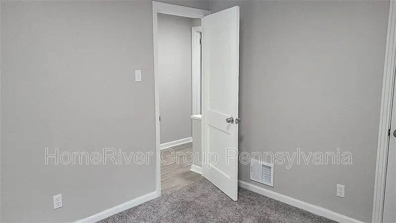 Building Photo - 1255 Shadycrest Dr