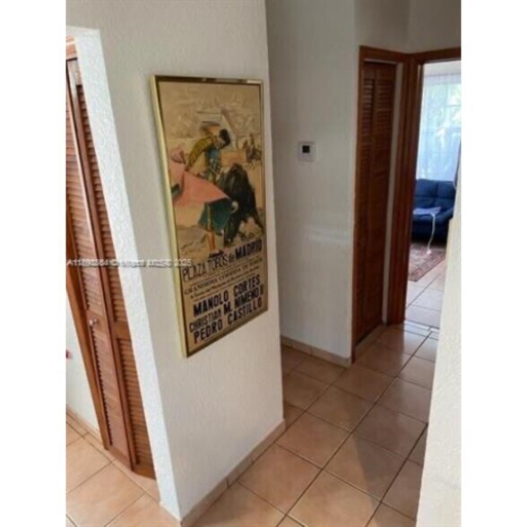 Building Photo - 2341 SW 34th Ave