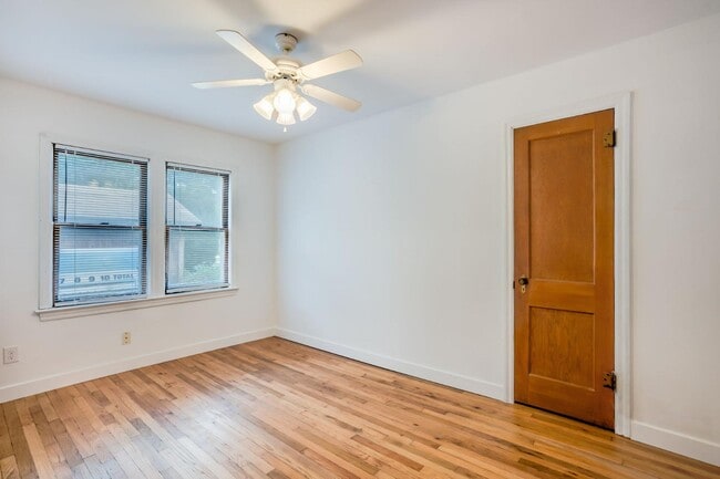 Building Photo - 415 E 6th St