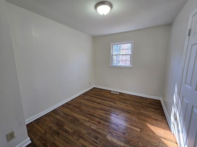 Building Photo - 514 Homeland Ave