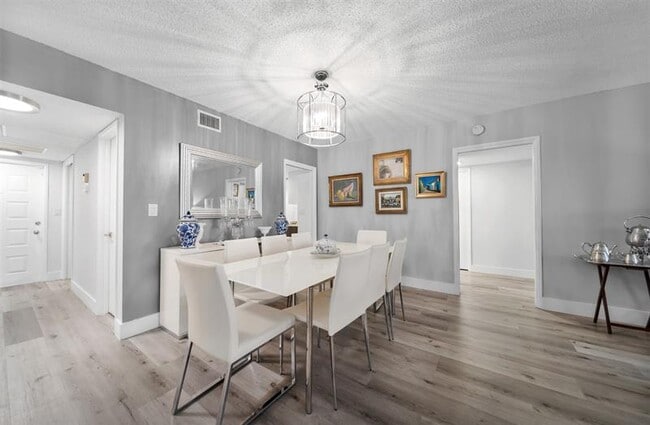 Building Photo - 903 Cypress Grove Dr